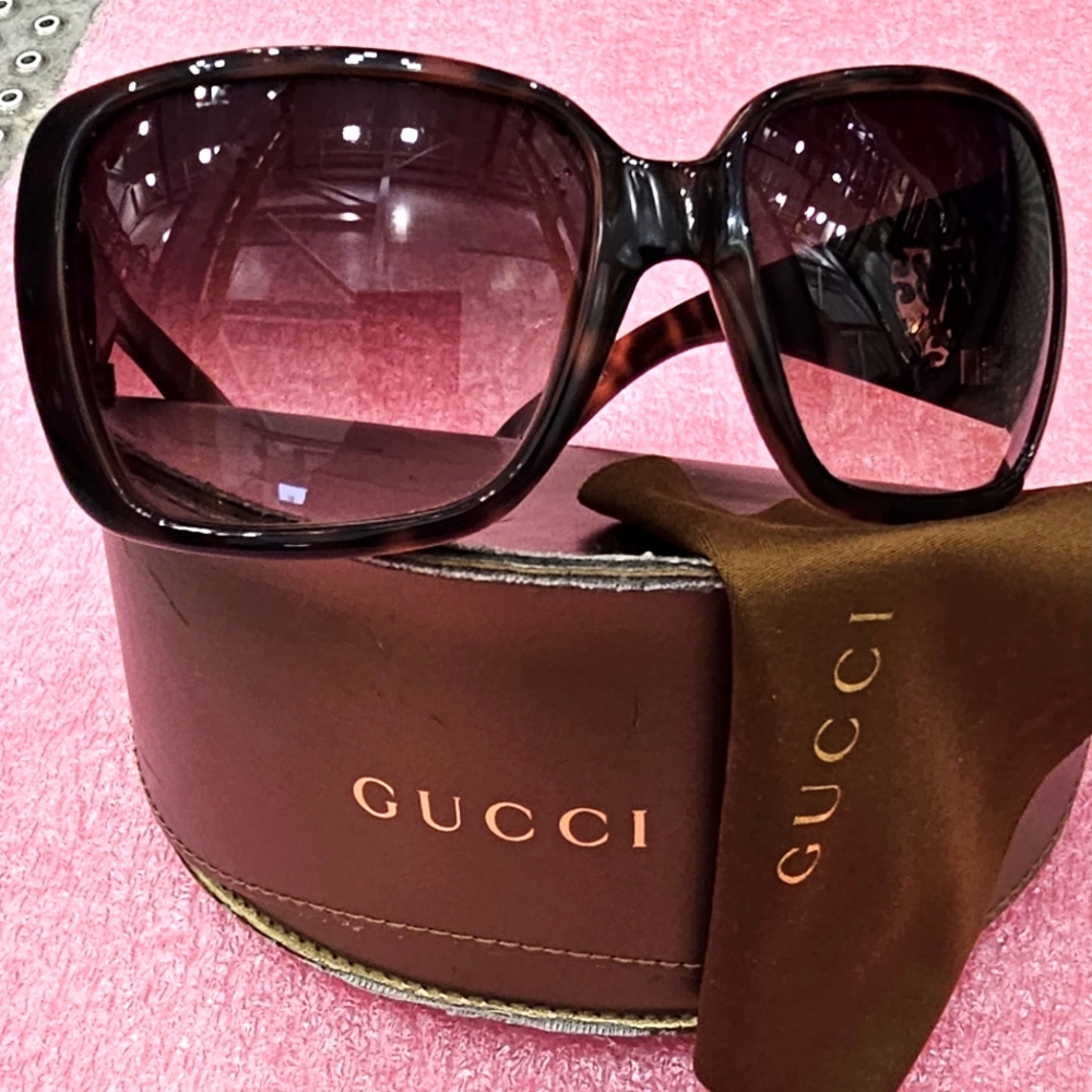 Gucci Havana sunglasses